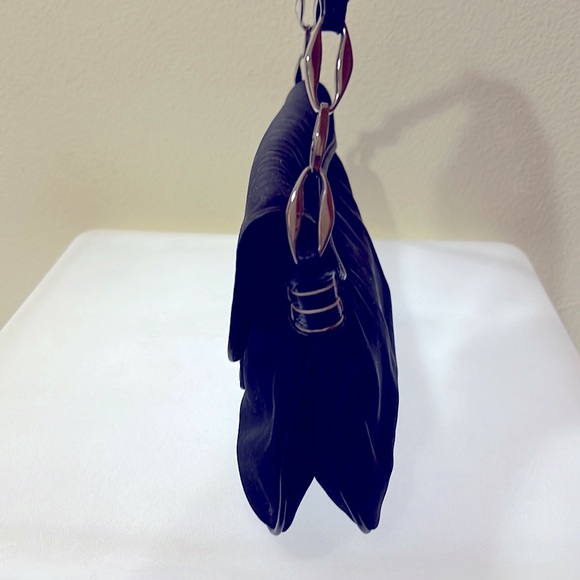 Tod’s black shoulder bag. - Picture 3 of 13